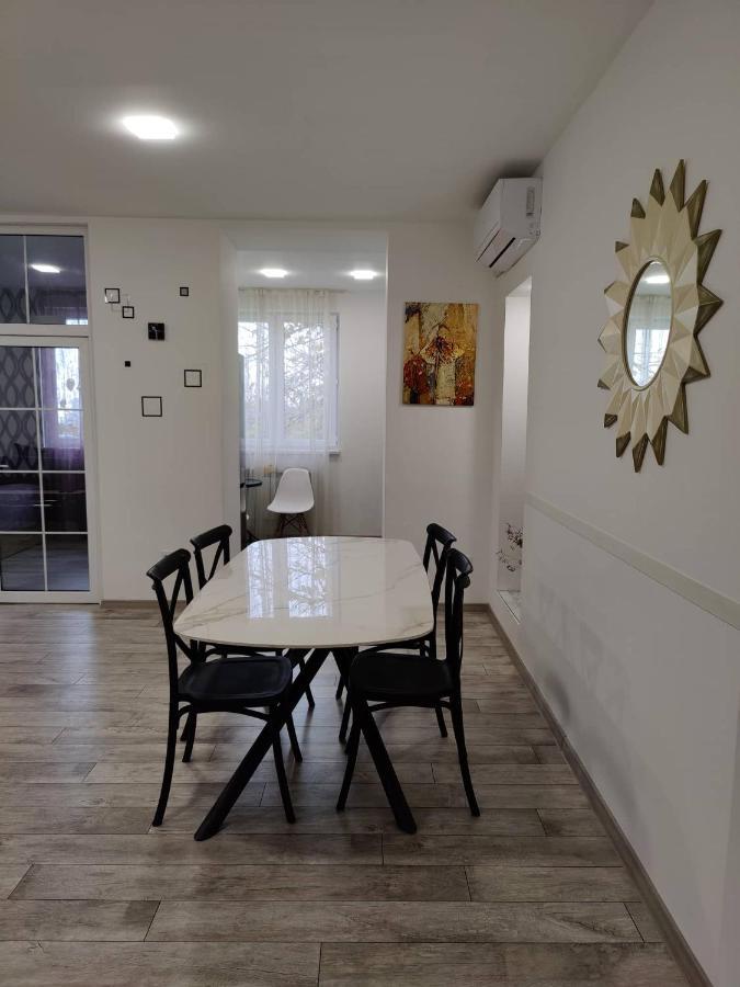 Modern Apartment In The Center With The View Of The Majestic Ararat Yerevan Bagian luar foto